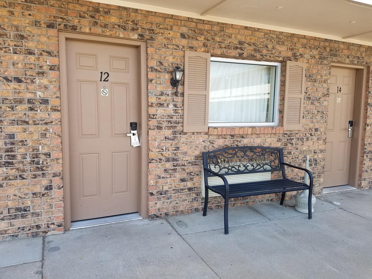 Regency Inn Dodge City Exterior foto